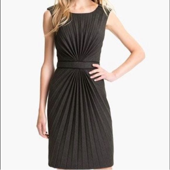 Maggy London Dresses & Skirts - 😎Maggy London Heather Gray Starburst Career Dress